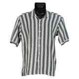 Short-sleeve shirt with a geometric pattern